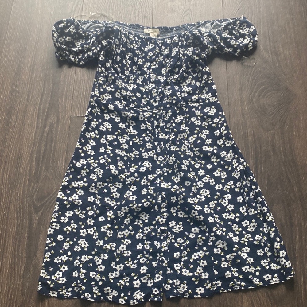 floral Aeropostale dress size S color blue, white & green